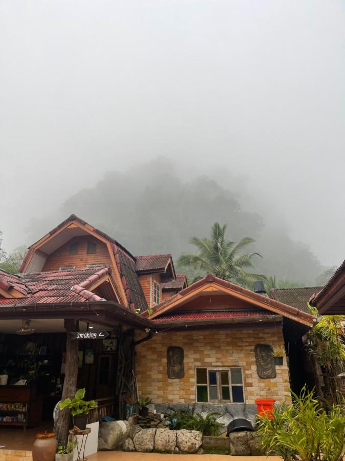 Khaosok Monkeys & River Camps Hotel Khao Sok National Park Exterior photo