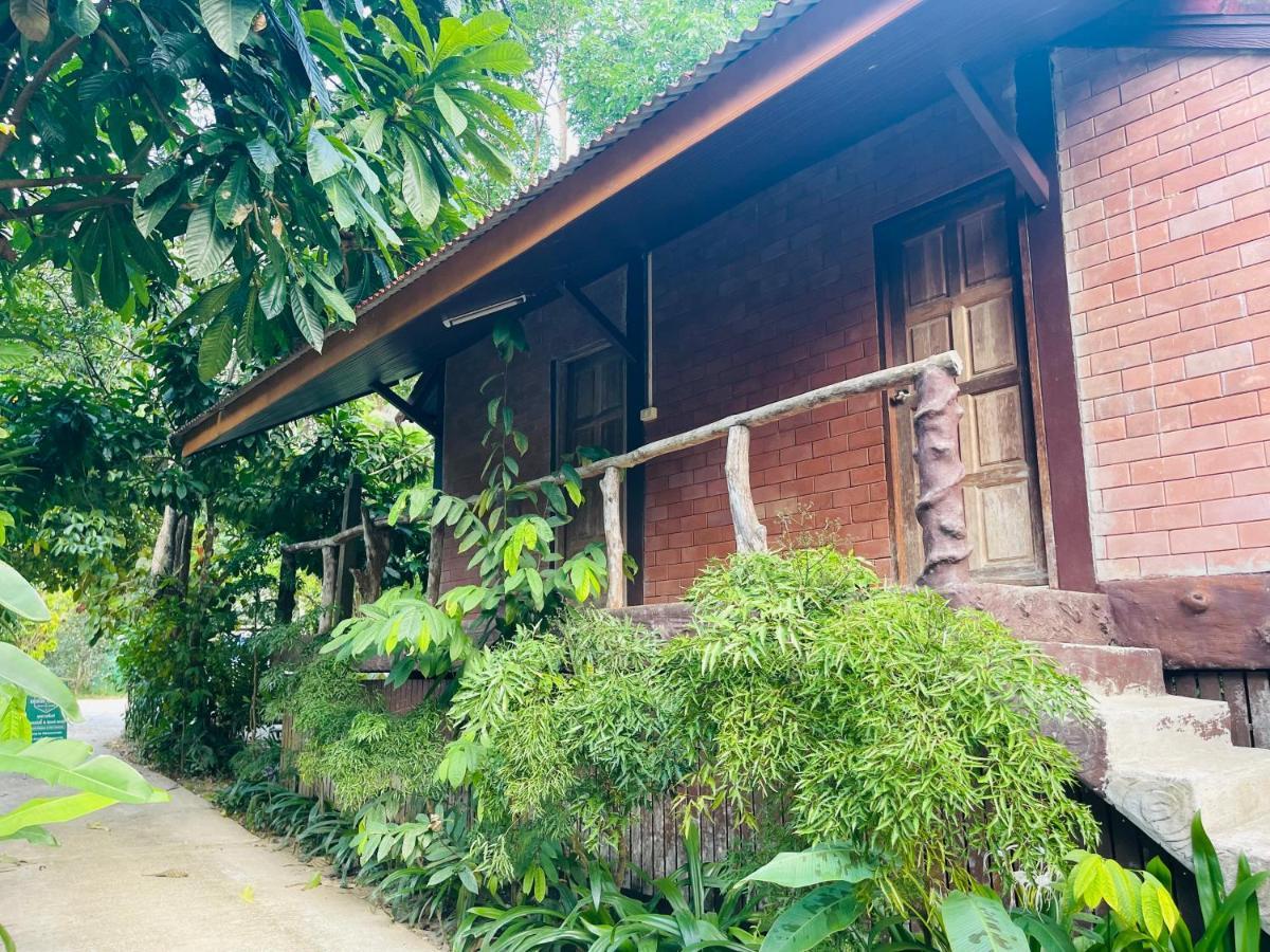 Khaosok Monkeys & River Camps Hotel Khao Sok National Park Exterior photo